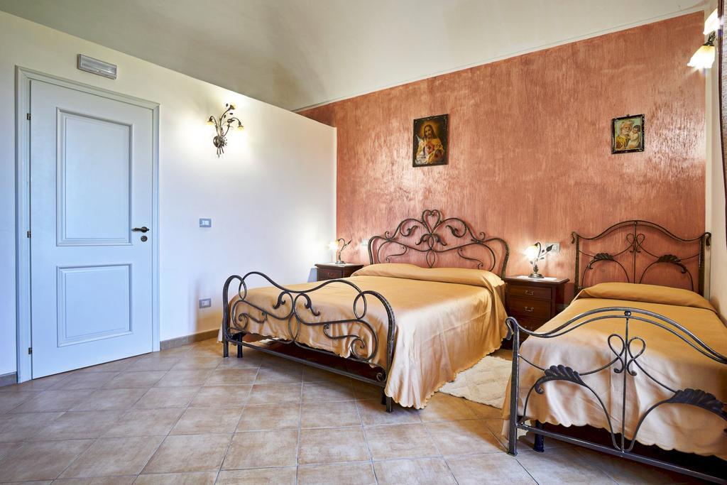 Agriturismo Conte Ruggero Centuripe Exterior foto