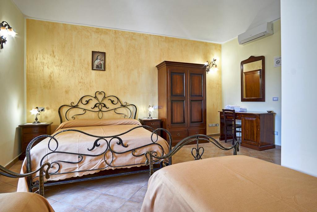 Agriturismo Conte Ruggero Centuripe Exterior foto