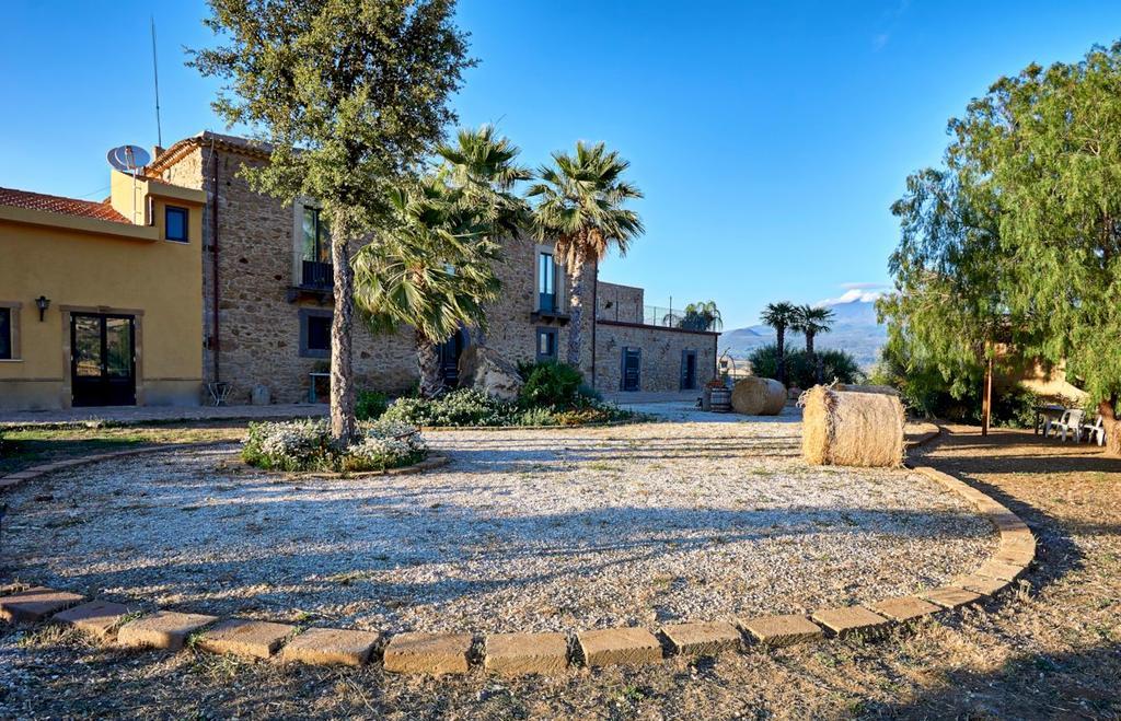 Agriturismo Conte Ruggero Centuripe Exterior foto